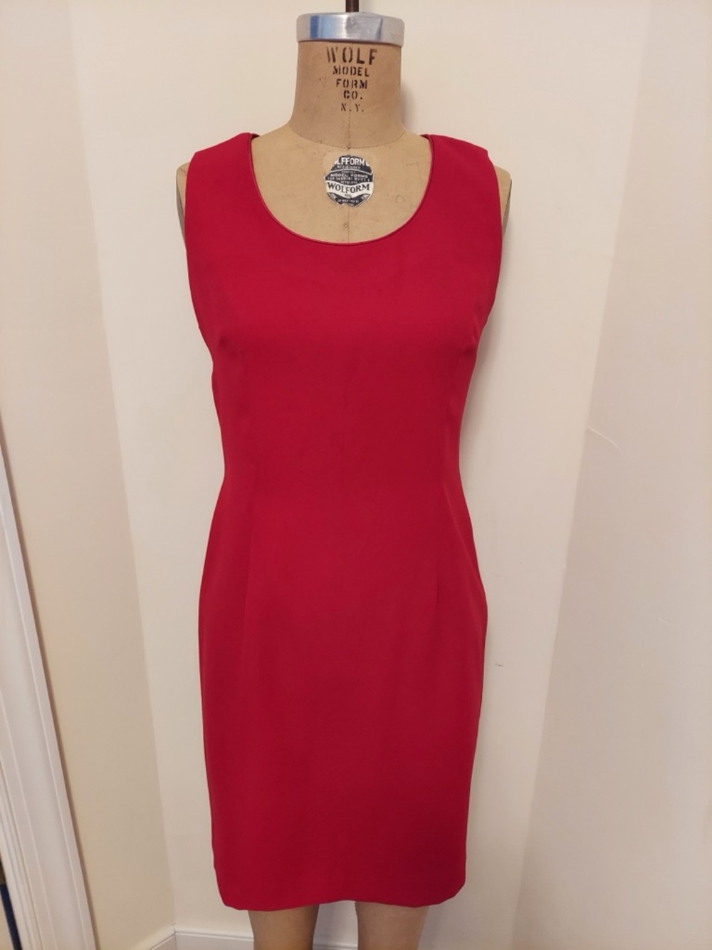 Petite Sophisticate Sleek Red Scoop Neck Sheath Dress